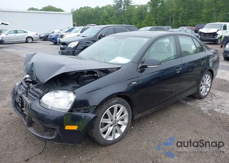 2010 Volkswagen Jetta Wolfsburg Edition из США, поврежденный, VIN 3VWRA7AJ6AM091758